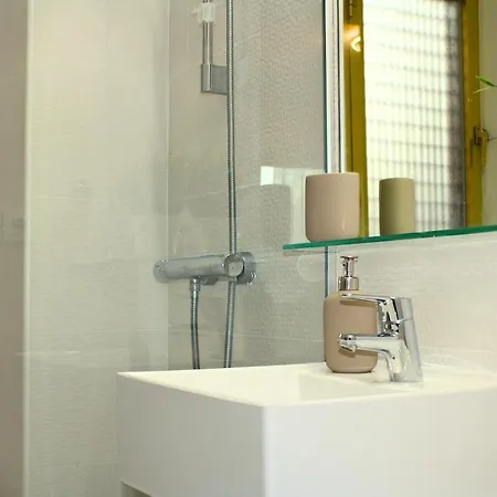 Acuarium Tower Levante *