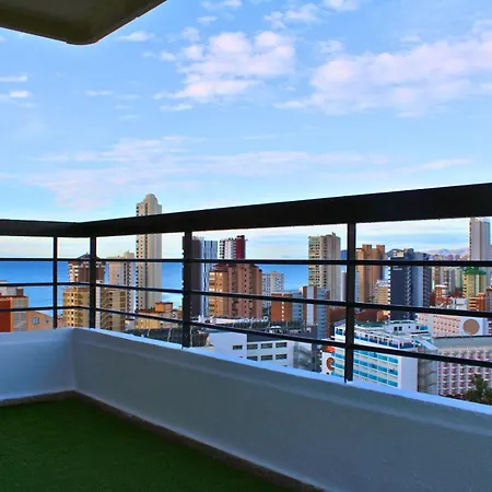 Acuarium Tower Levante *